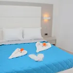 Angela 4*