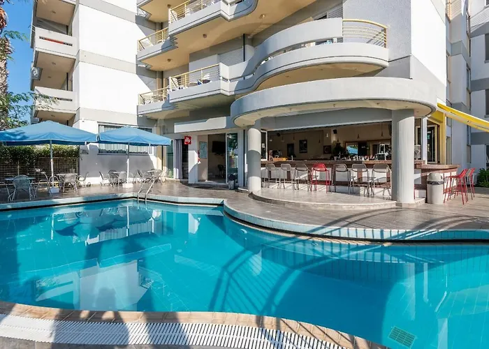 Angela Apartahotel 4*