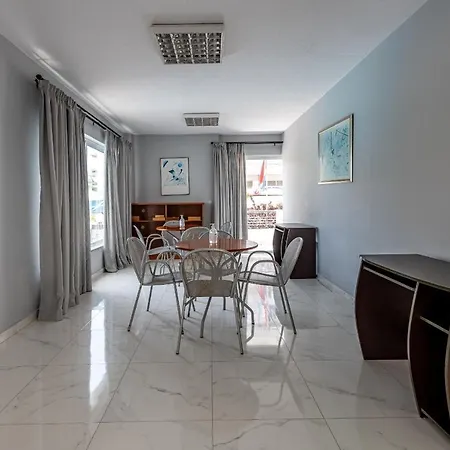 Angela İstanköy